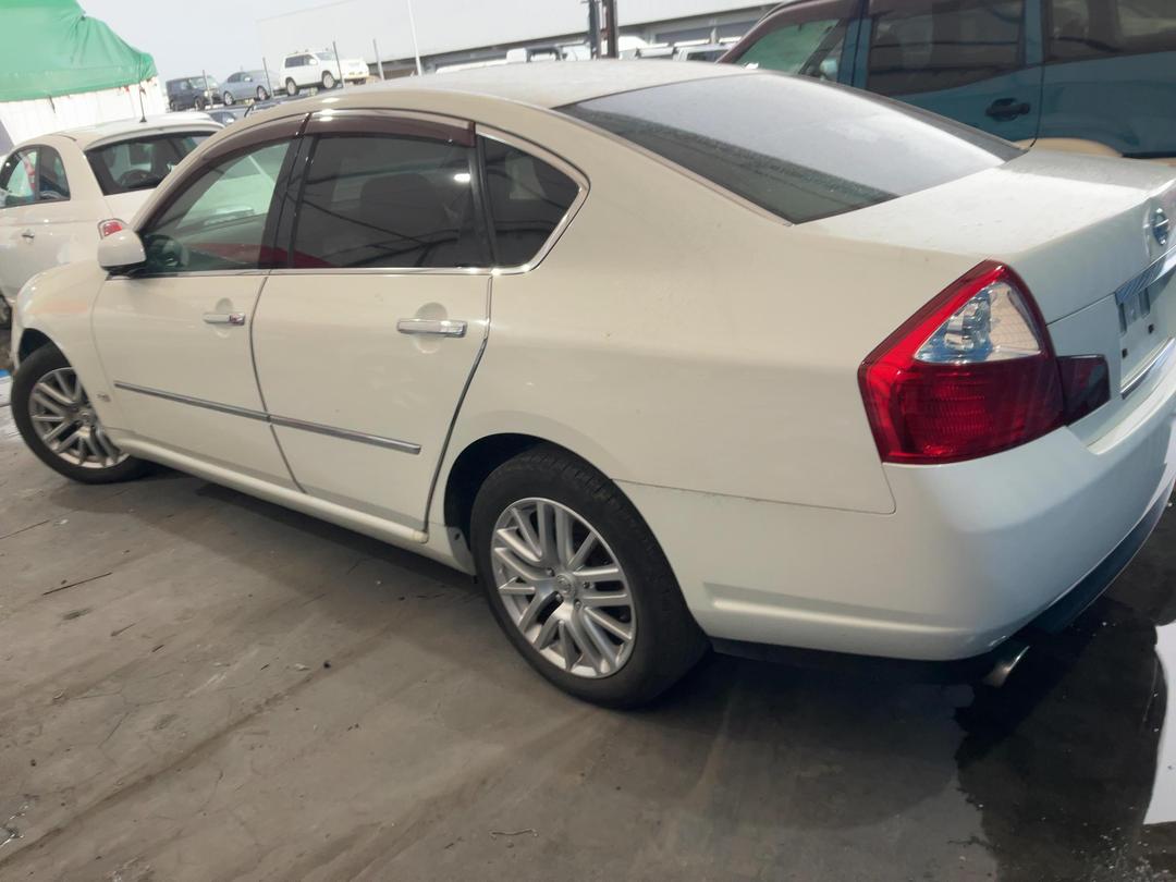 Photo '4' of Nissan Fuga