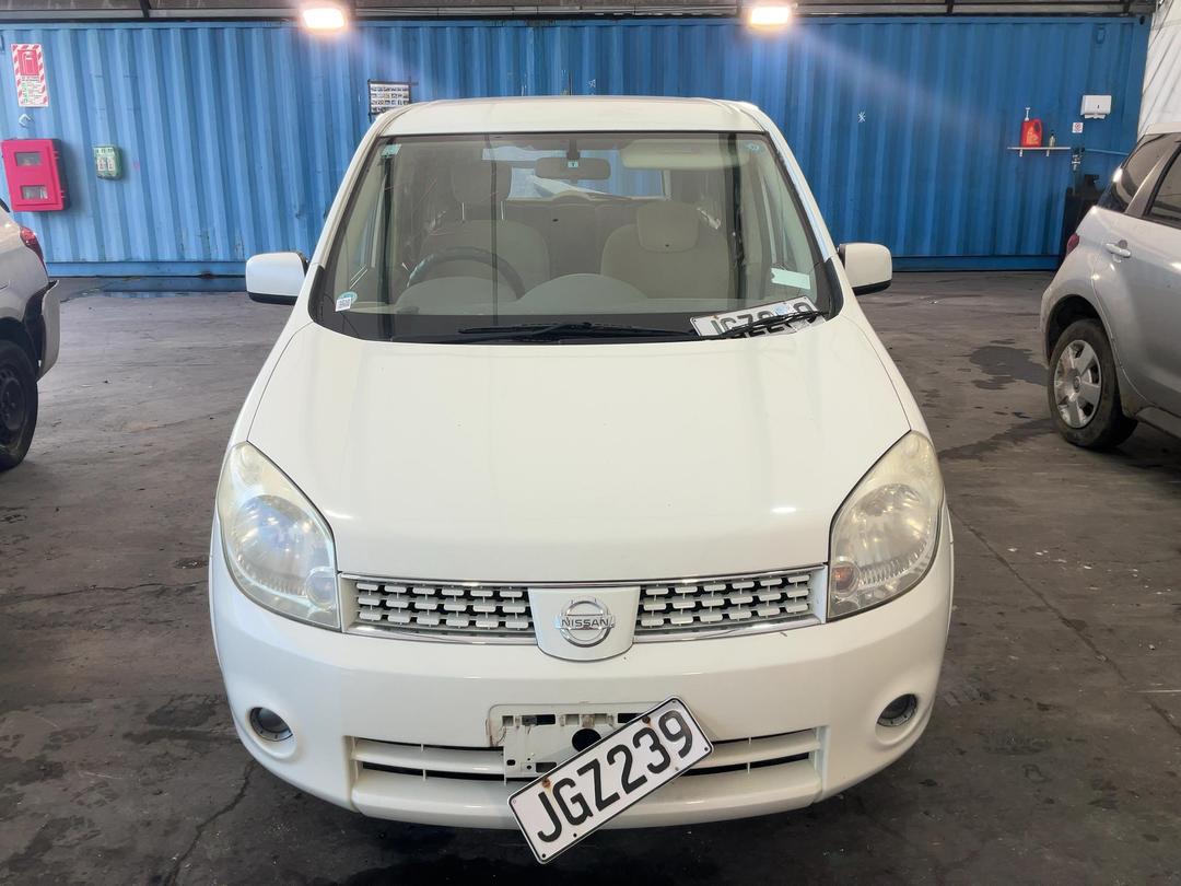 Photo '2' of Nissan Lafesta Photo '2' of Nissan Lafesta