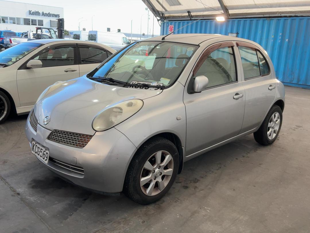 Photo '5' of Nissan March Photo '5' of Nissan March