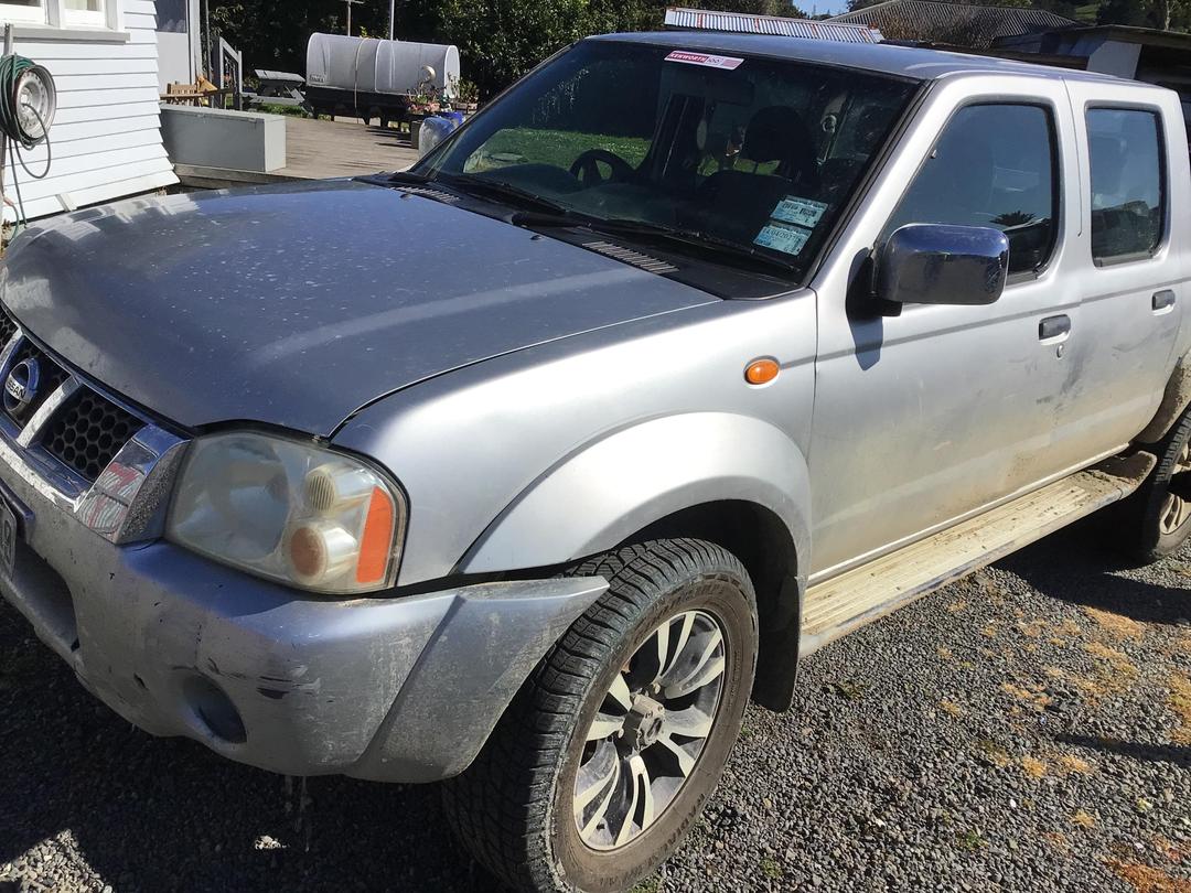 Photo '3' of Nissan Navara DC W/S AIR Photo '3' of Nissan Navara DC W/S AIR