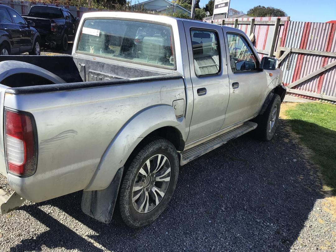 Photo '4' of Nissan Navara DC W/S AIR Photo '4' of Nissan Navara DC W/S AIR