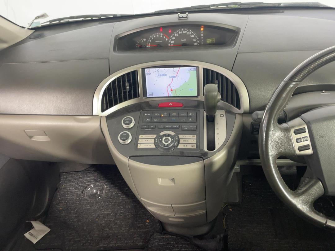 Photo '18' of Nissan Presage