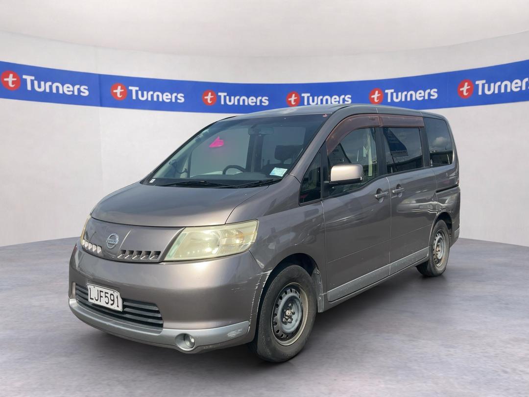 Photo '2' of Nissan Serena Photo '2' of Nissan Serena