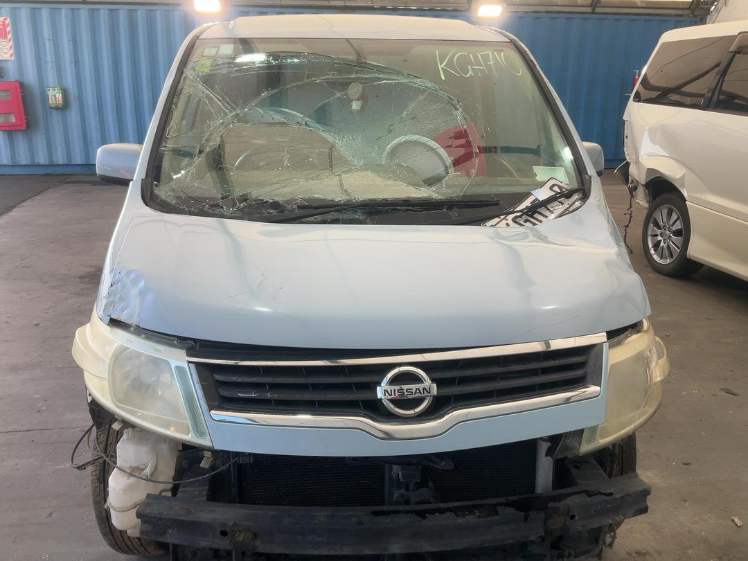 Photo '2' of Nissan Serena Photo '2' of Nissan Serena