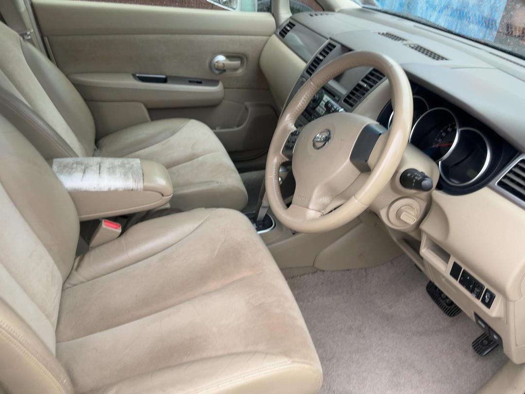 Photo '8' of Nissan Tiida