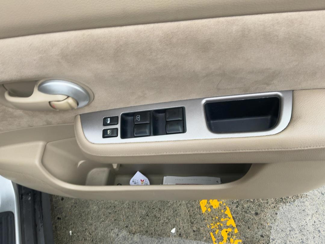 Photo '9' of Nissan Tiida