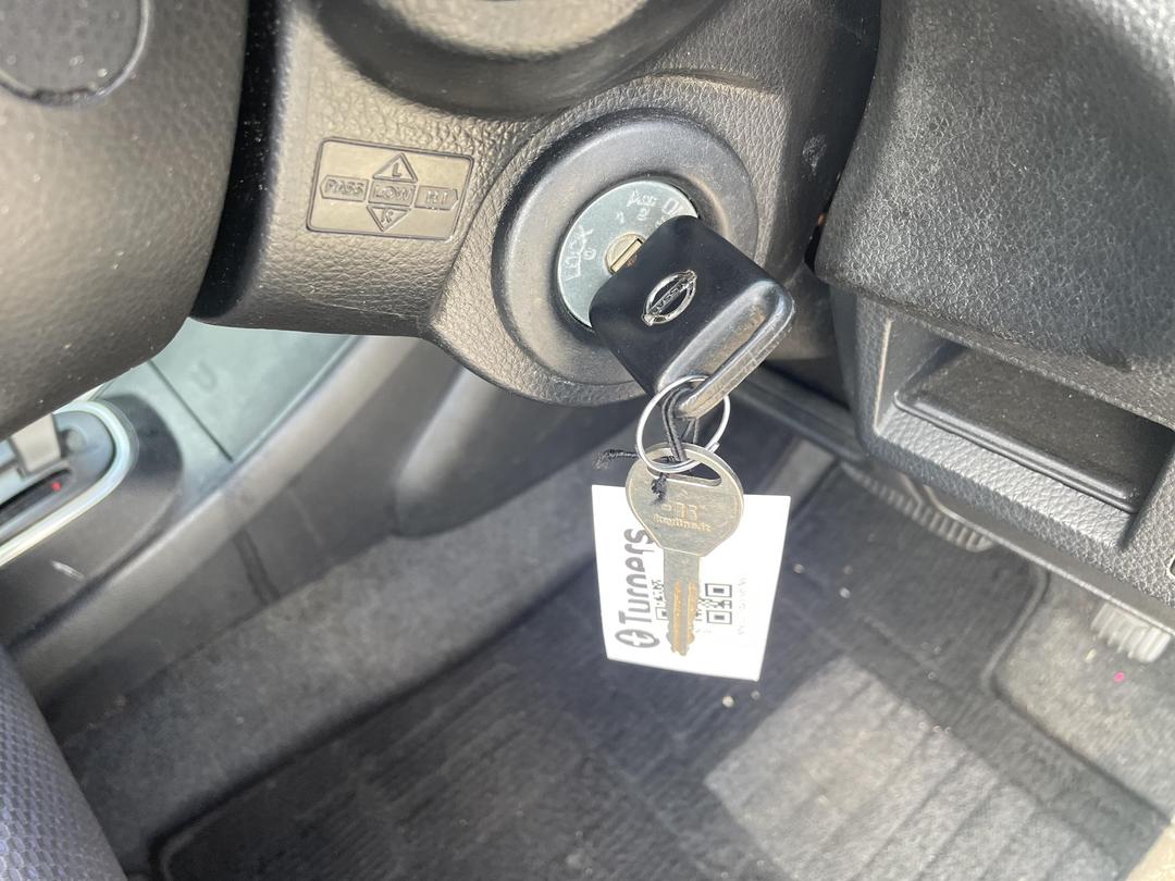 Photo '9' of Nissan Tiida