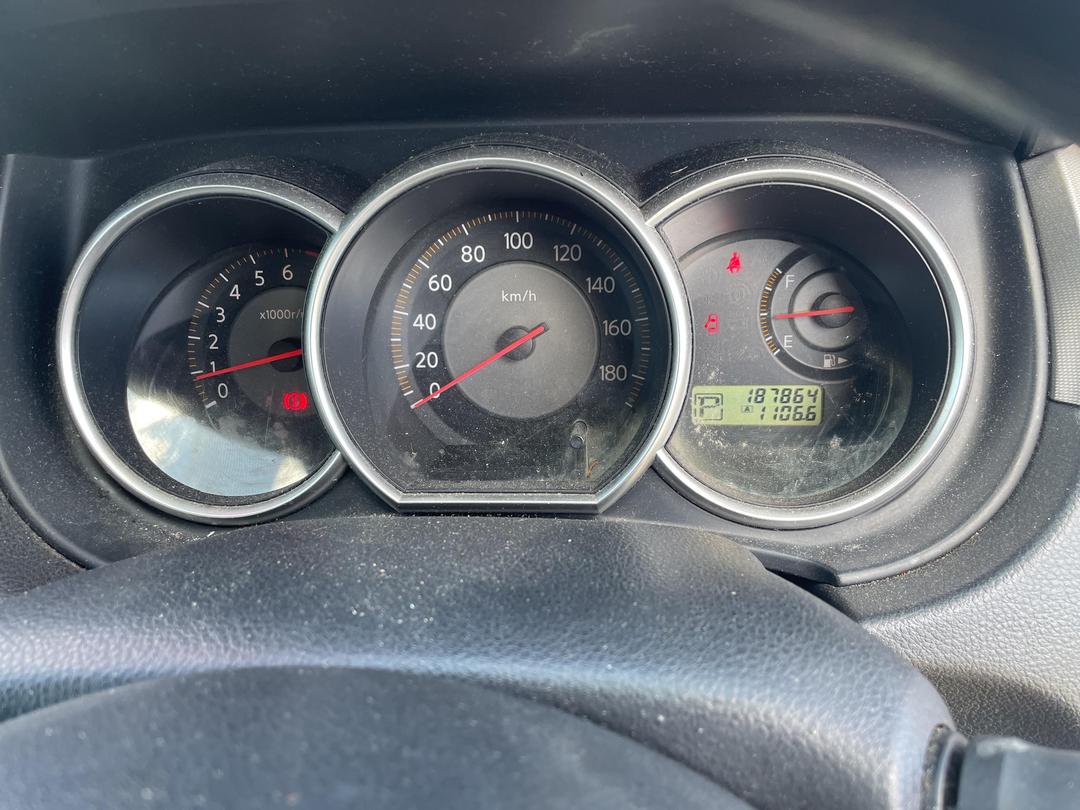 Photo '10' of Nissan Tiida