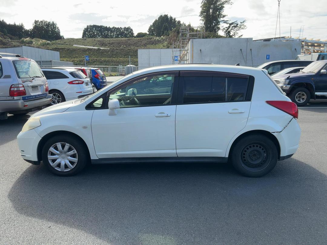 Photo '8' of Nissan Tiida