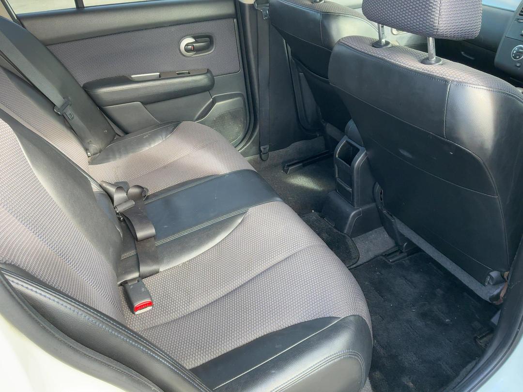 Photo '15' of Nissan Tiida