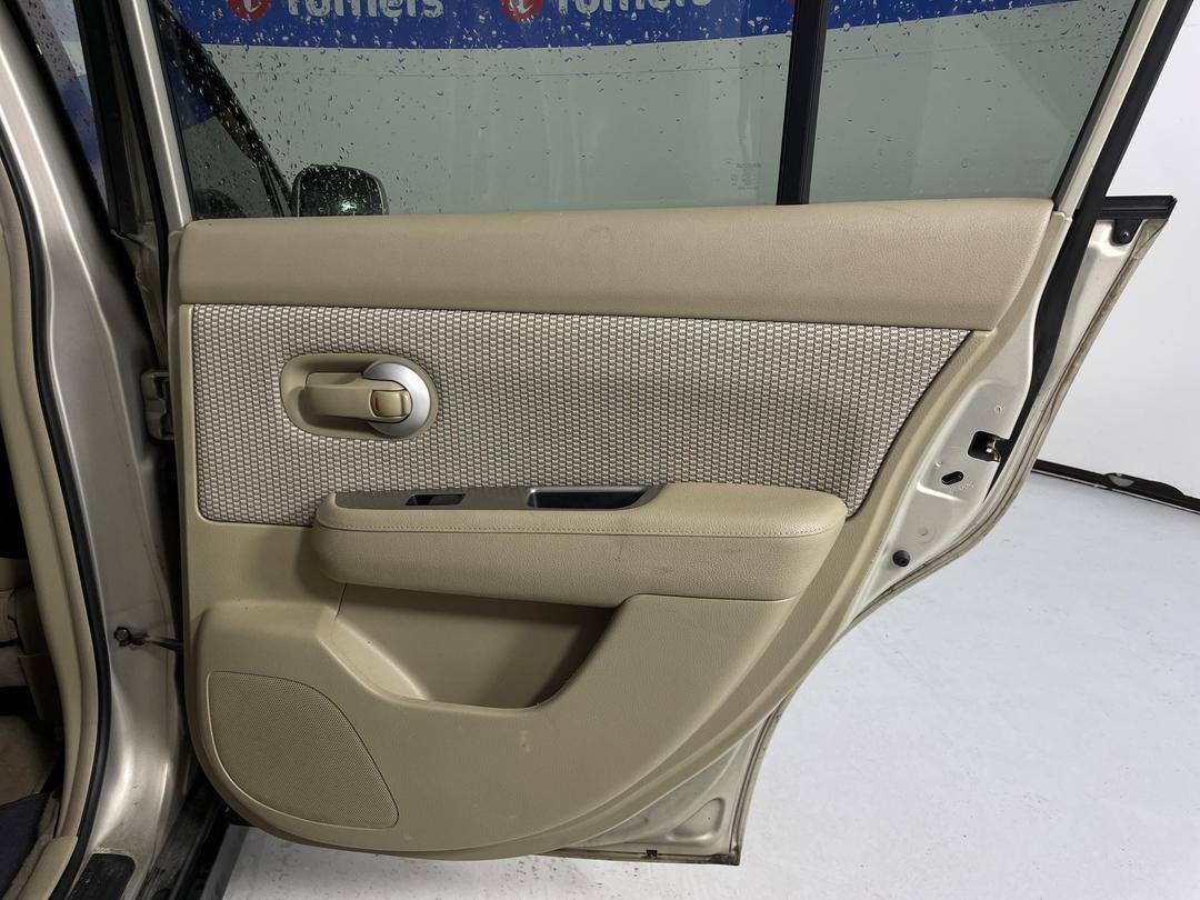 Photo '17' of Nissan Tiida