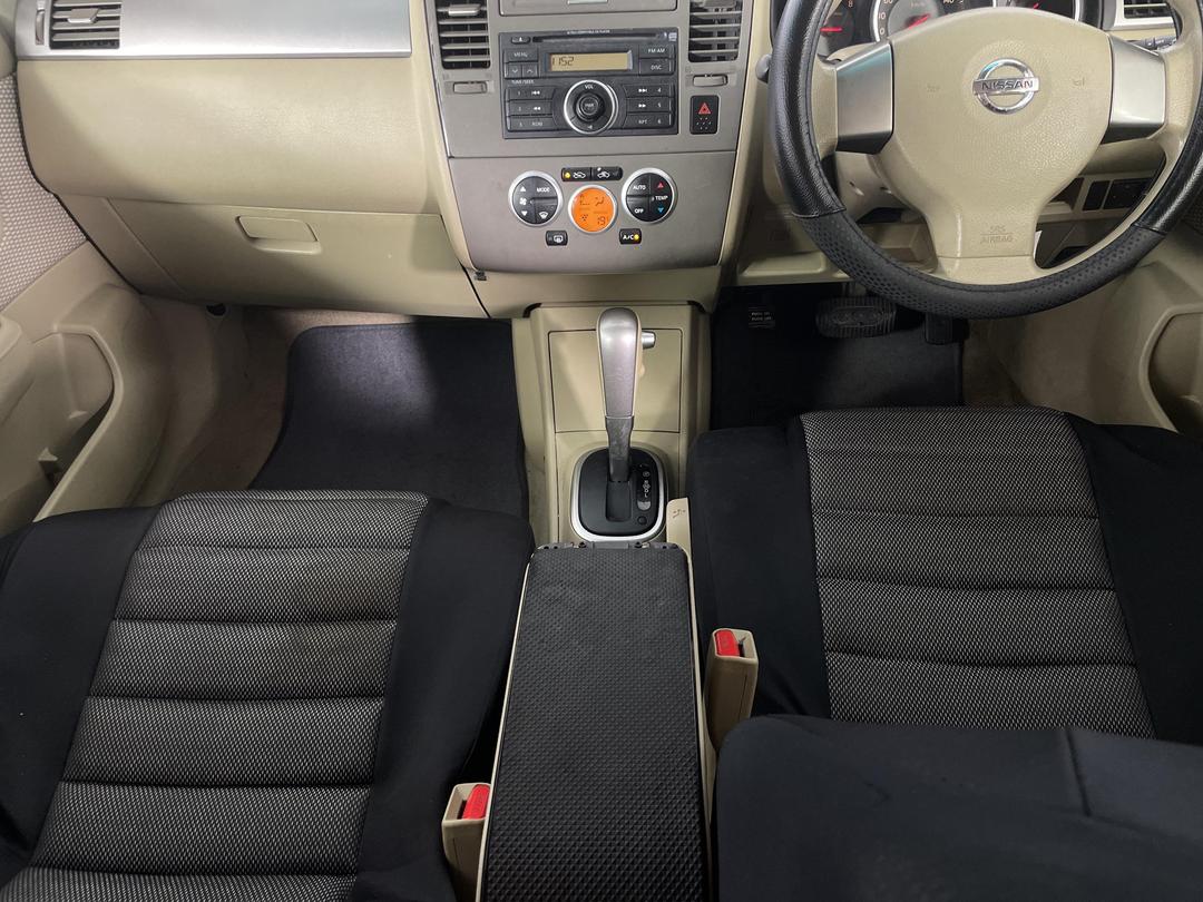 Photo '16' of Nissan Tiida