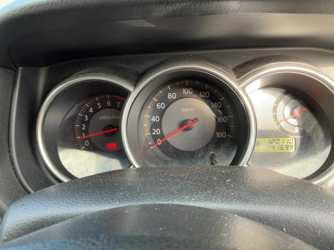 Photo '17' of Nissan Tiida