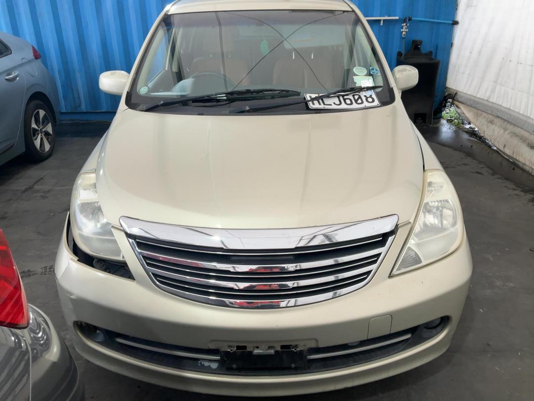 Photo '2' of Nissan Tiida