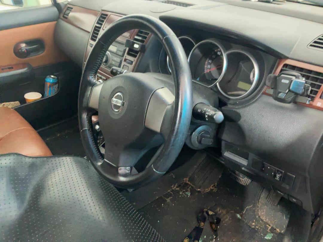 Photo '8' of Nissan Tiida