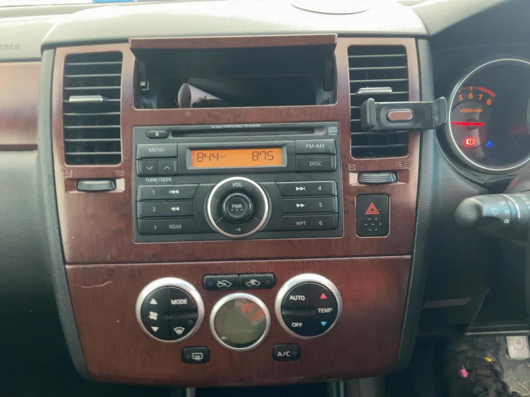 Photo '10' of Nissan Tiida