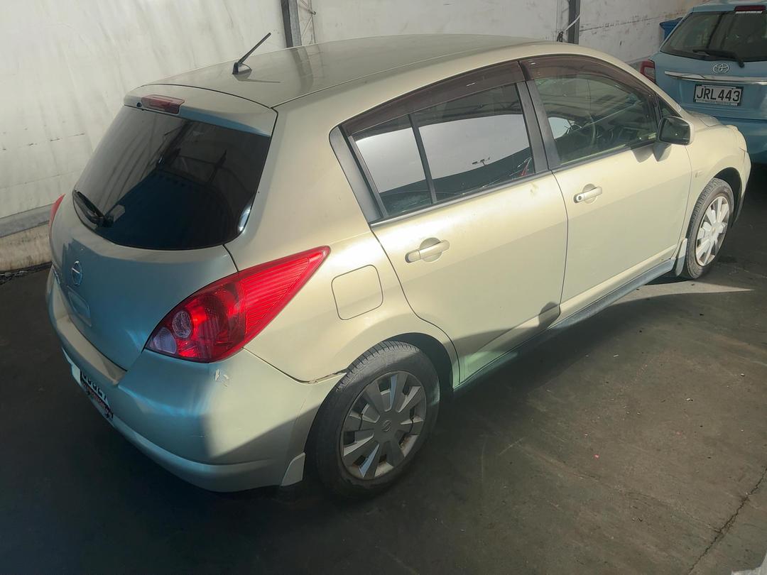 Photo '16' of Nissan Tiida