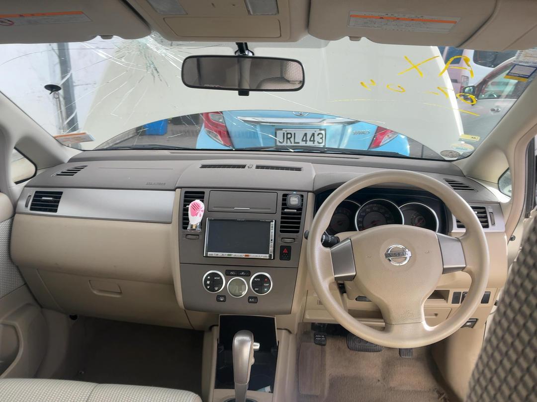 Photo '27' of Nissan Tiida