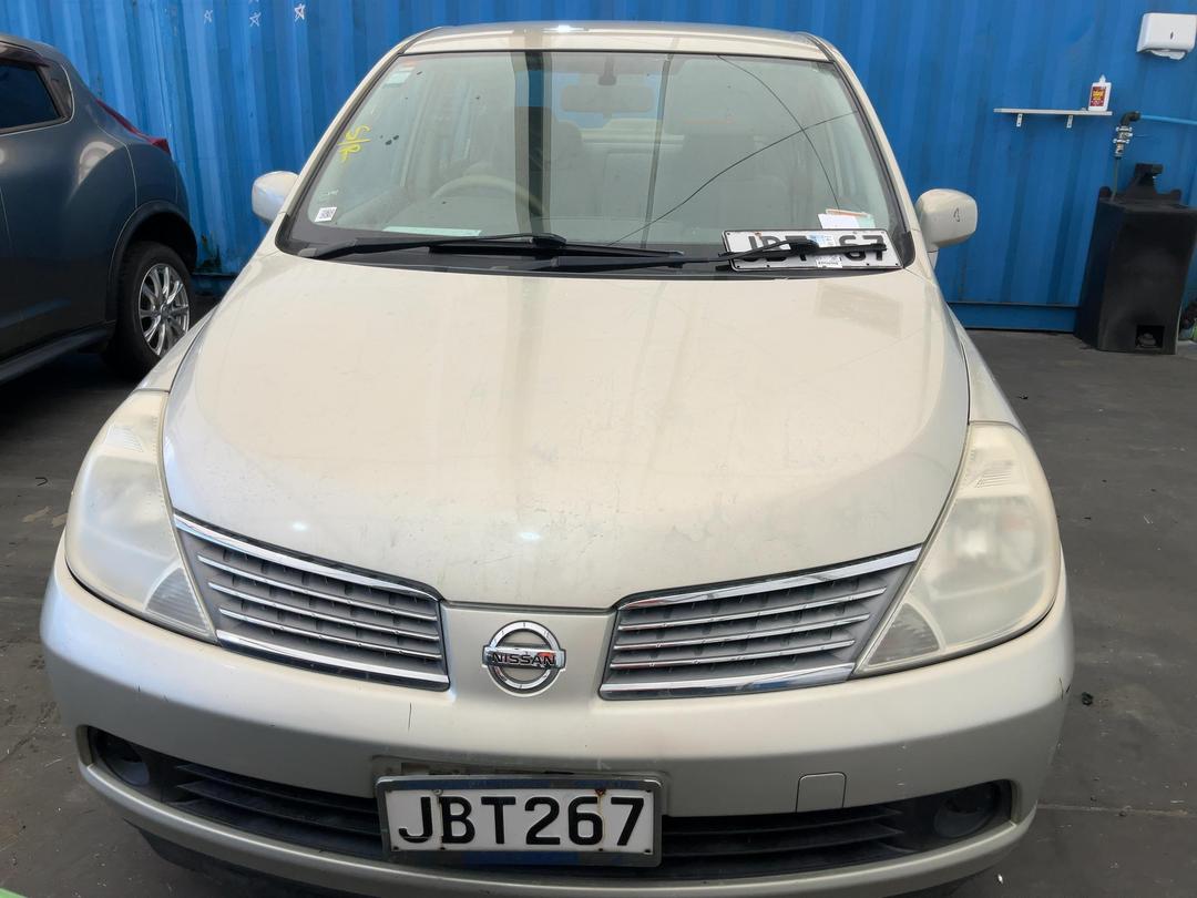 Photo '2' of Nissan Tiida