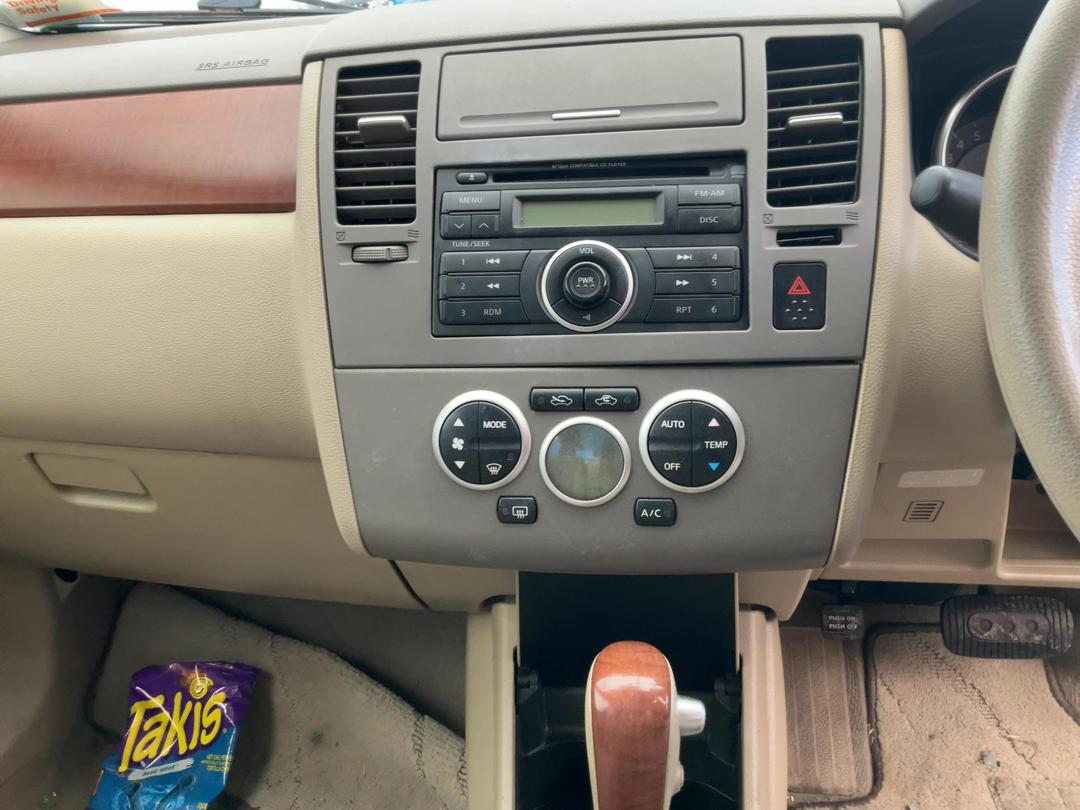 Photo '10' of Nissan Tiida