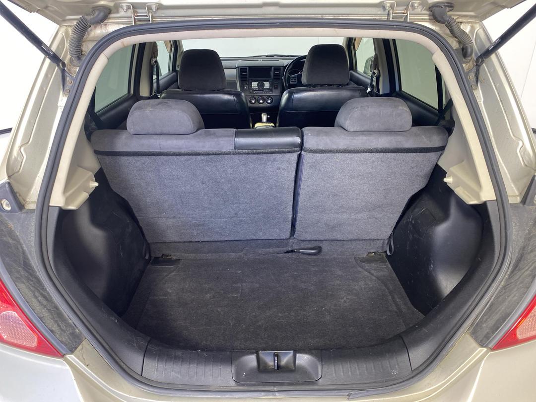 Photo '14' of Nissan Tiida