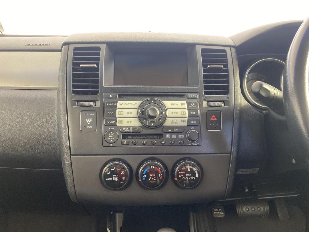 Photo '18' of Nissan Tiida