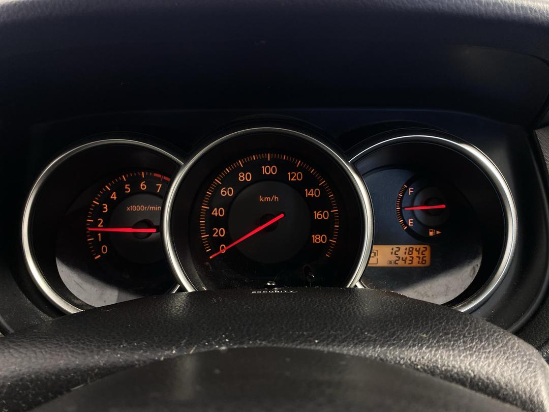 Photo '21' of Nissan Tiida