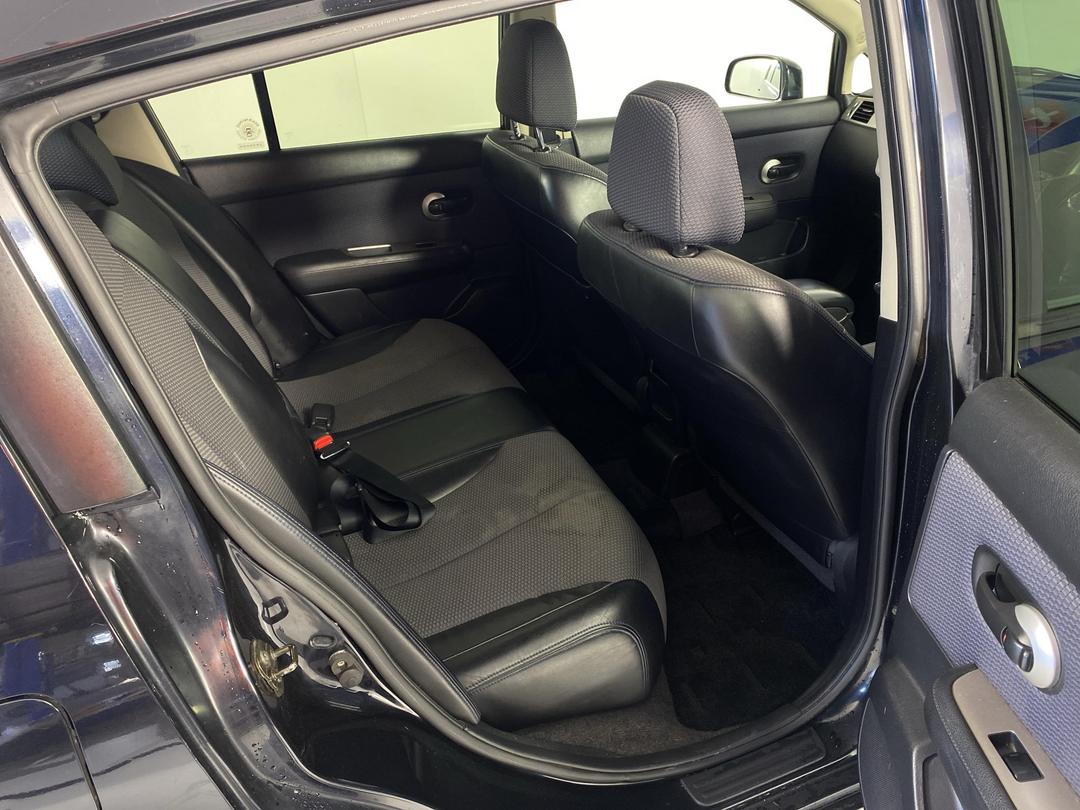 Photo '20' of Nissan Tiida