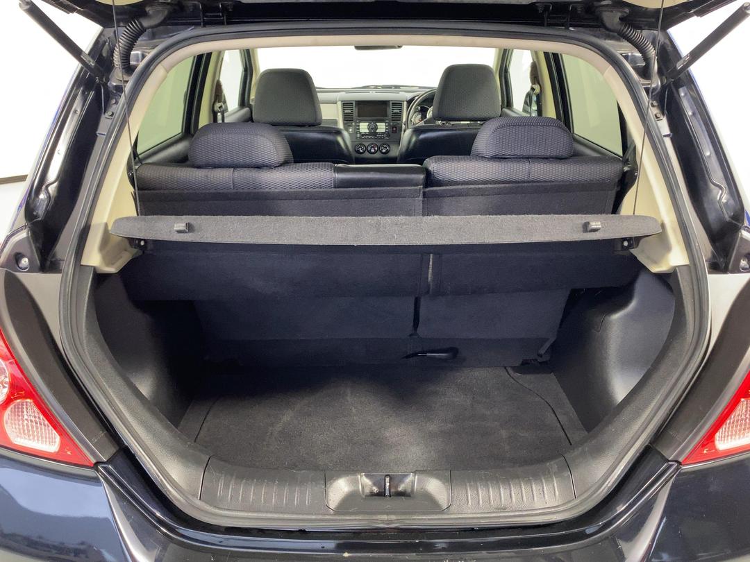 Photo '14' of Nissan Tiida