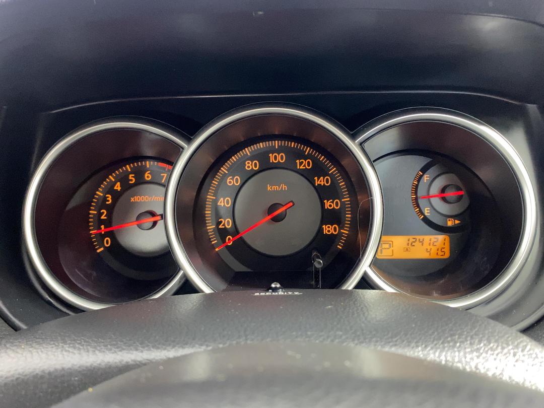 Photo '21' of Nissan Tiida