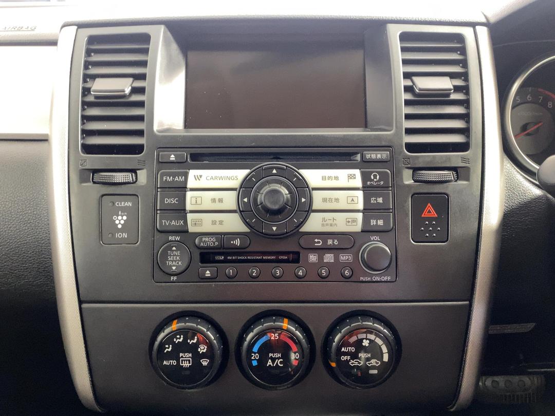 Photo '18' of Nissan Tiida