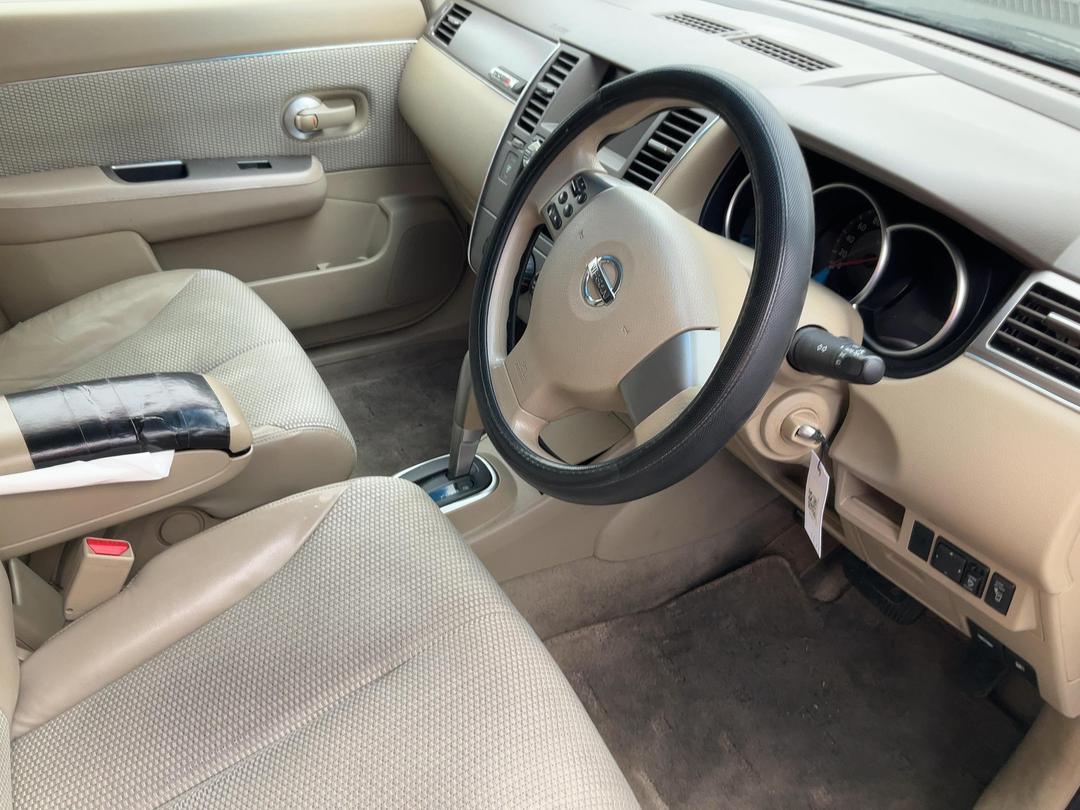 Photo '15' of Nissan Tiida Photo '15' of Nissan Tiida