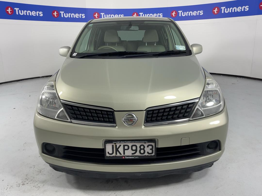 Photo '2' of Nissan Tiida