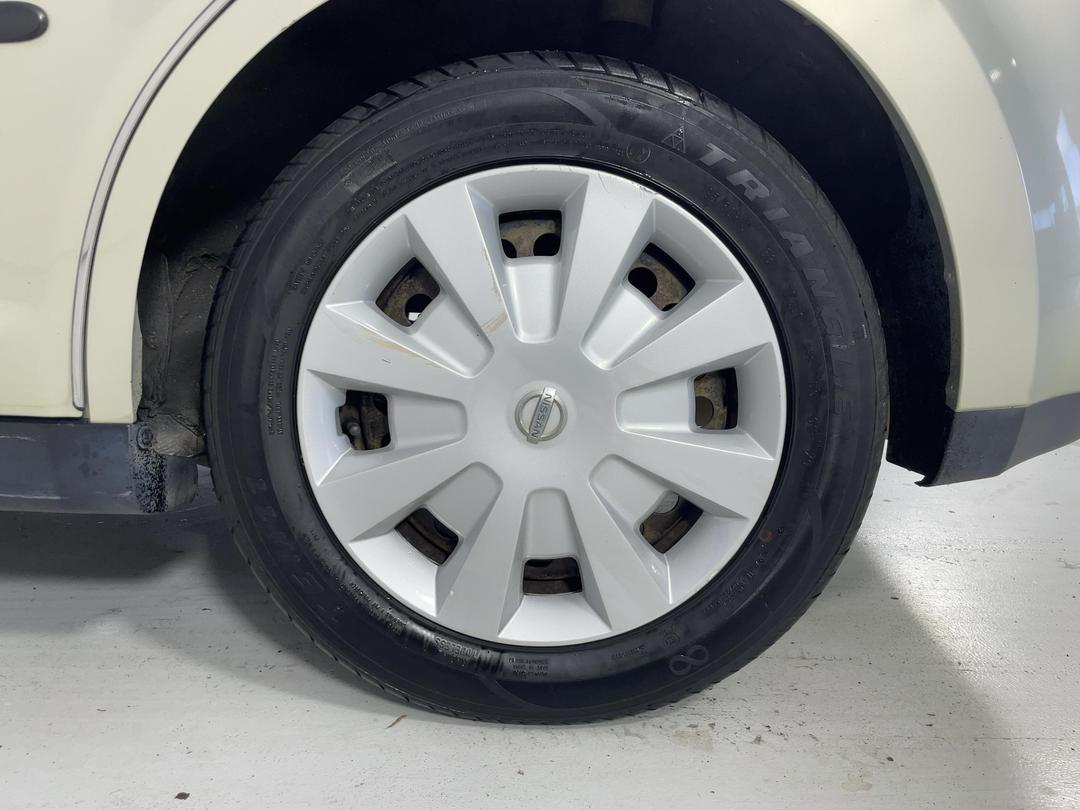 Photo '11' of Nissan Tiida