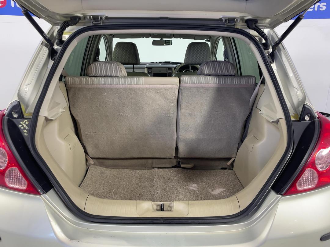 Photo '14' of Nissan Tiida