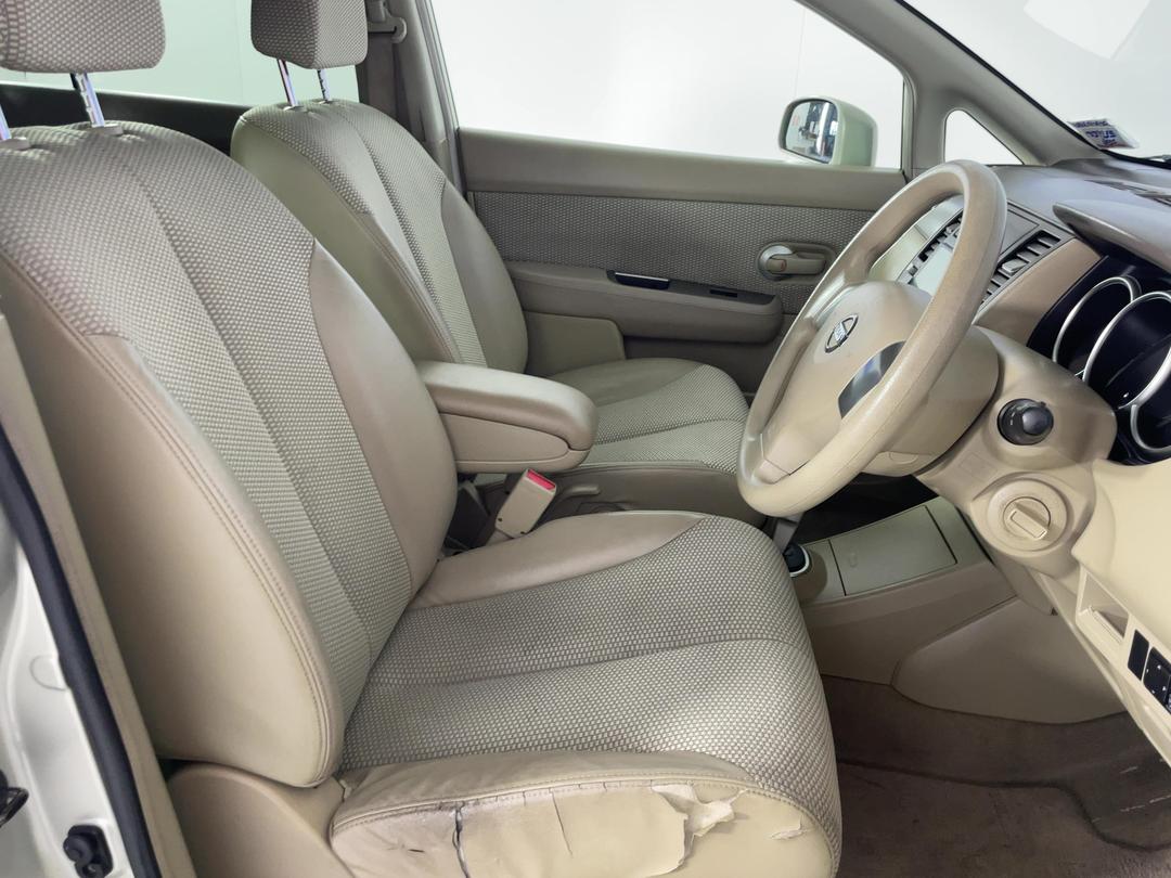 Photo '16' of Nissan Tiida