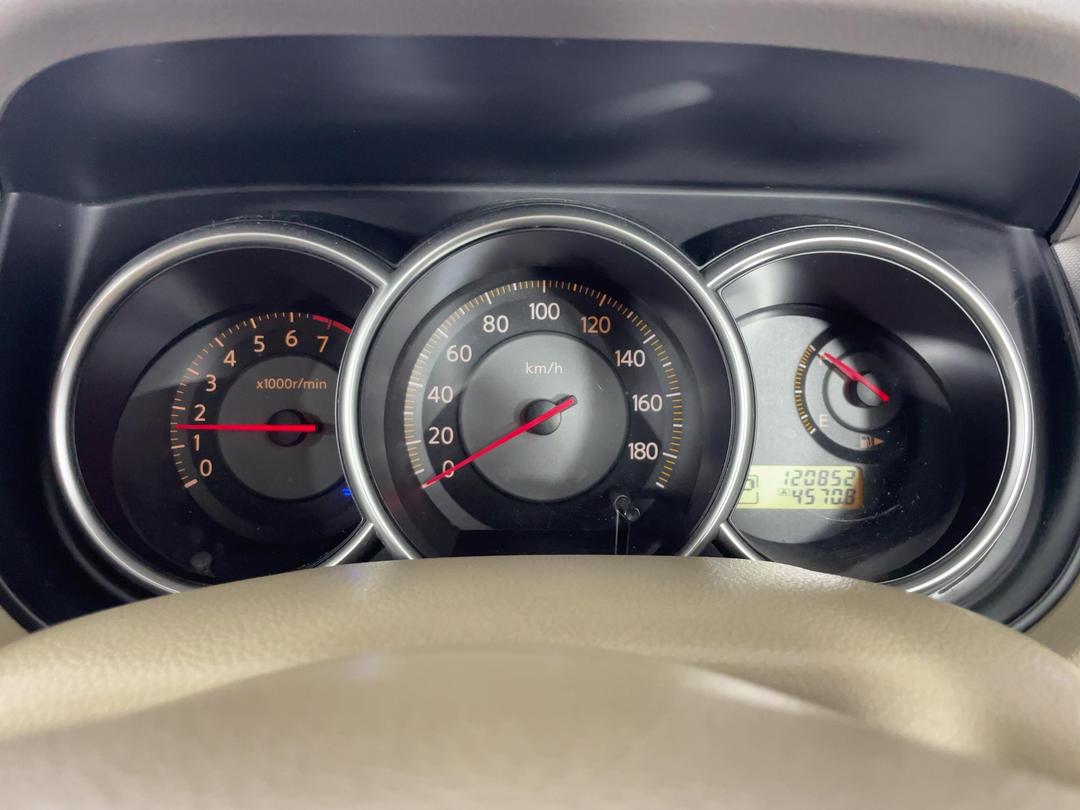 Photo '21' of Nissan Tiida