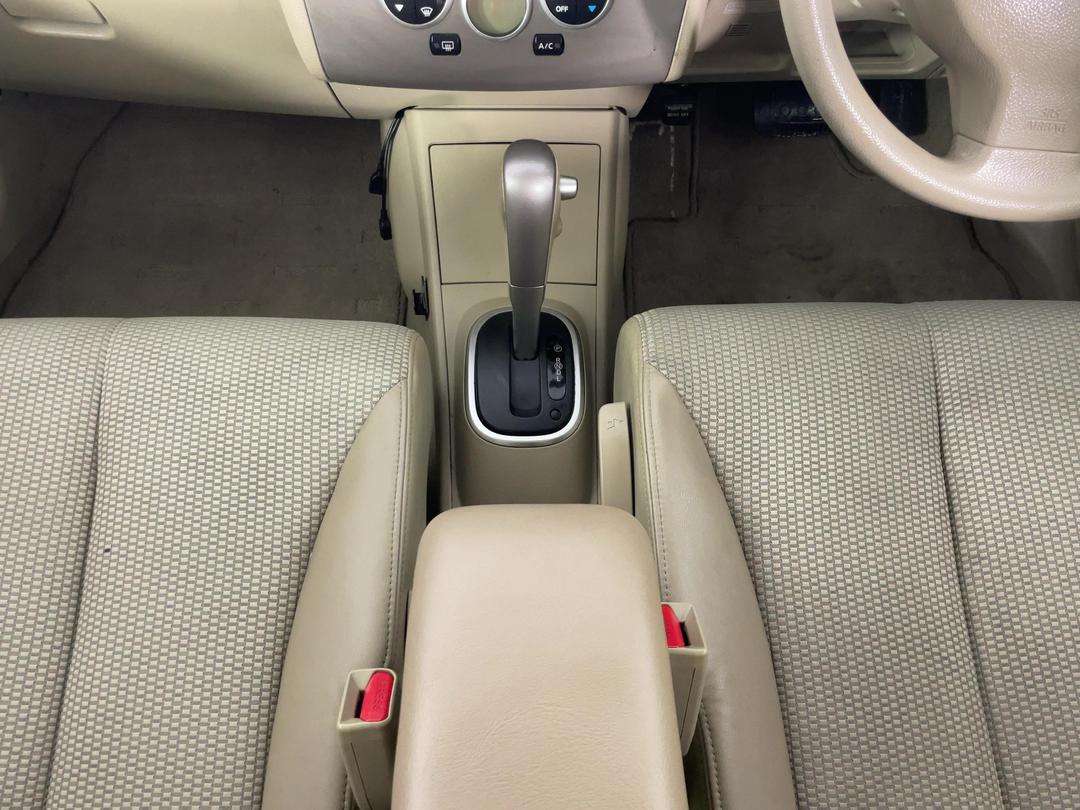 Photo '18' of Nissan Tiida