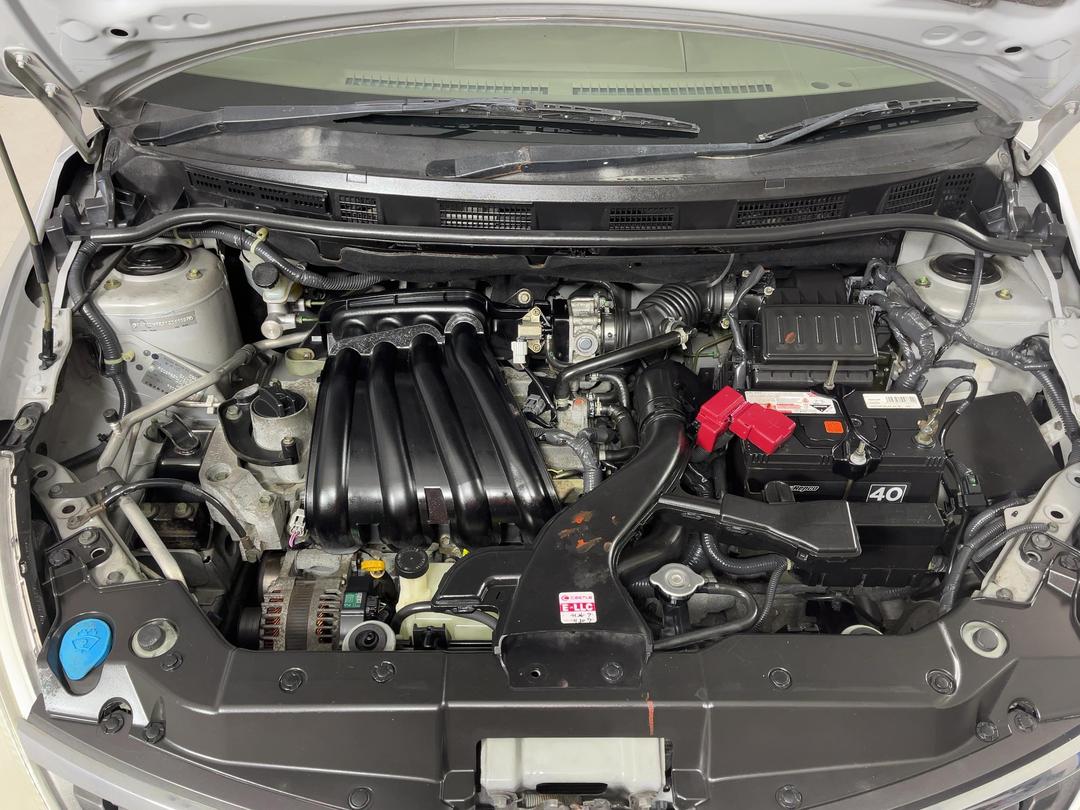Photo '13' of Nissan Tiida