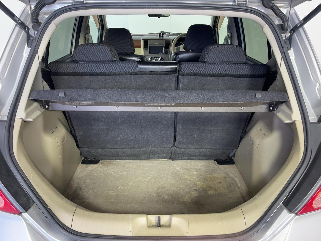 Photo '14' of Nissan Tiida