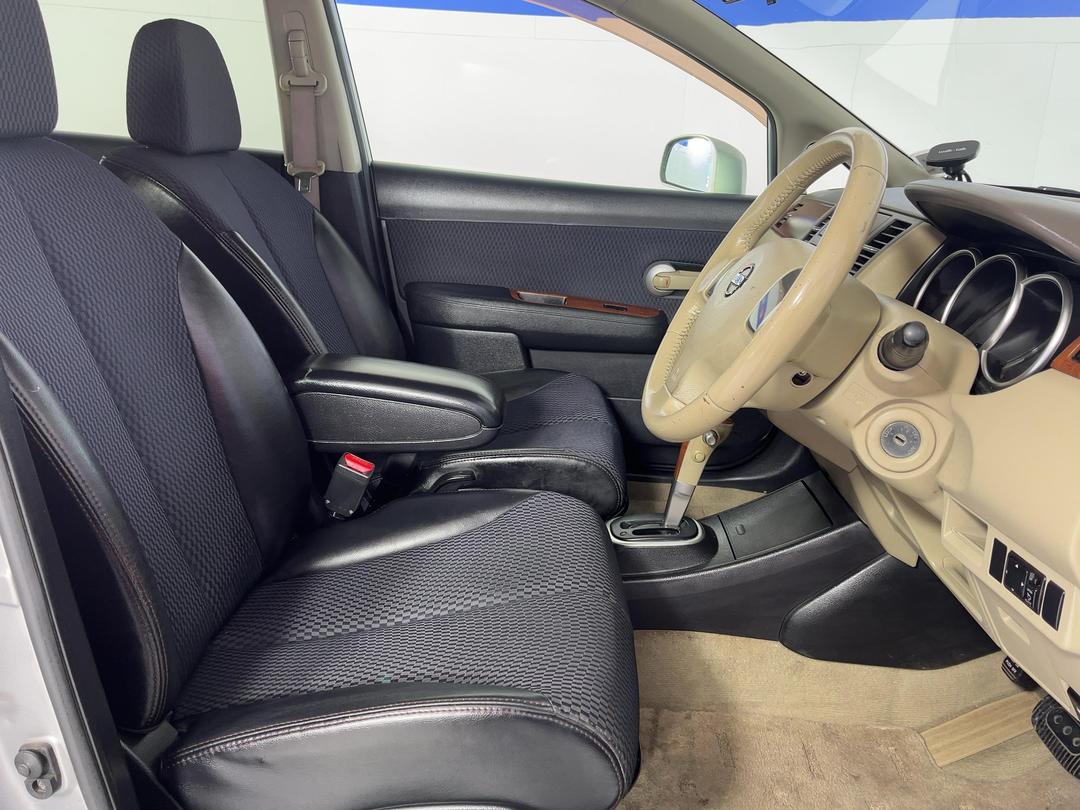 Photo '16' of Nissan Tiida