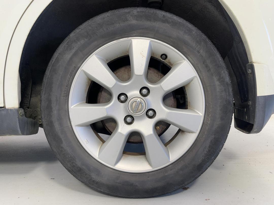 Photo '11' of Nissan Tiida