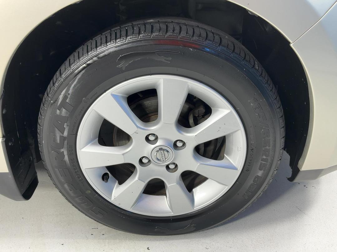 Photo '9' of Nissan Tiida