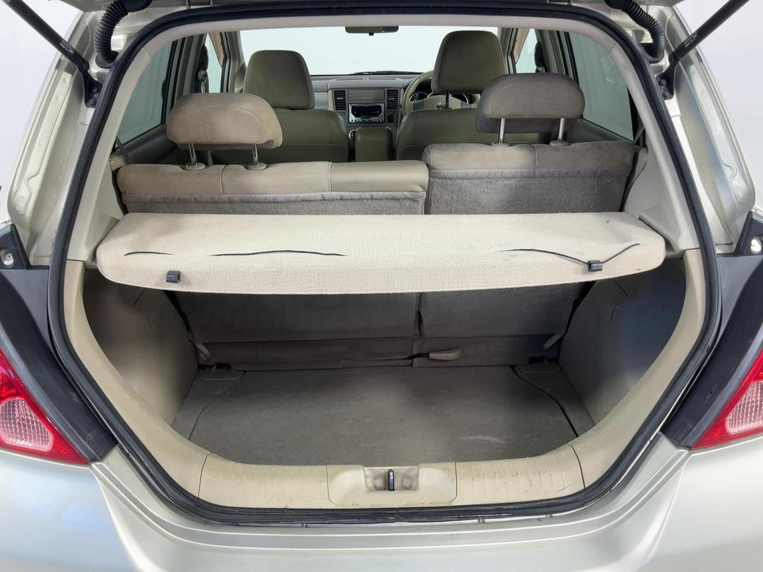 Photo '14' of Nissan Tiida