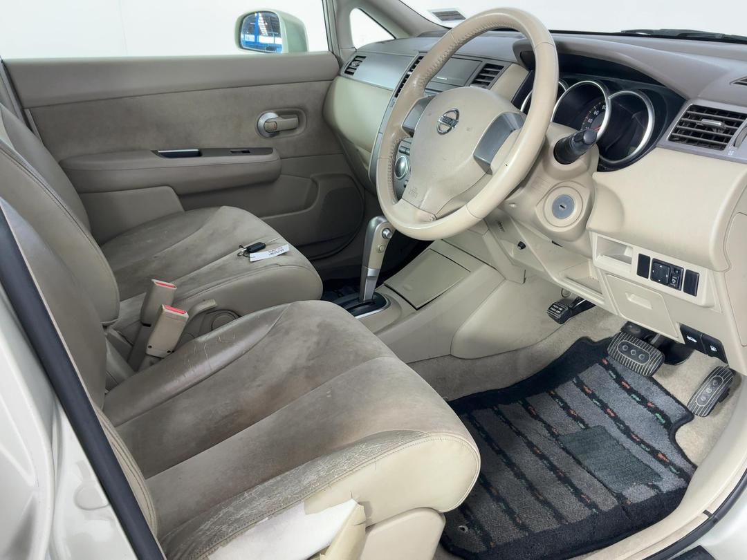 Photo '16' of Nissan Tiida