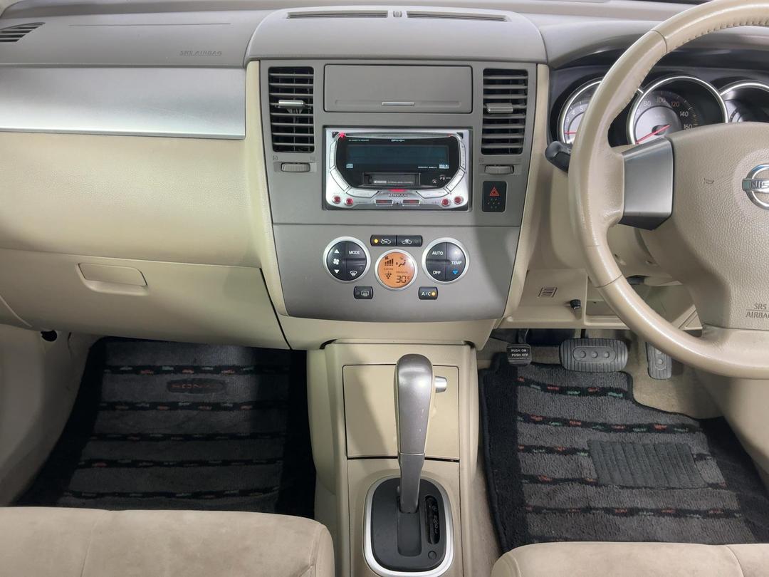 Photo '18' of Nissan Tiida