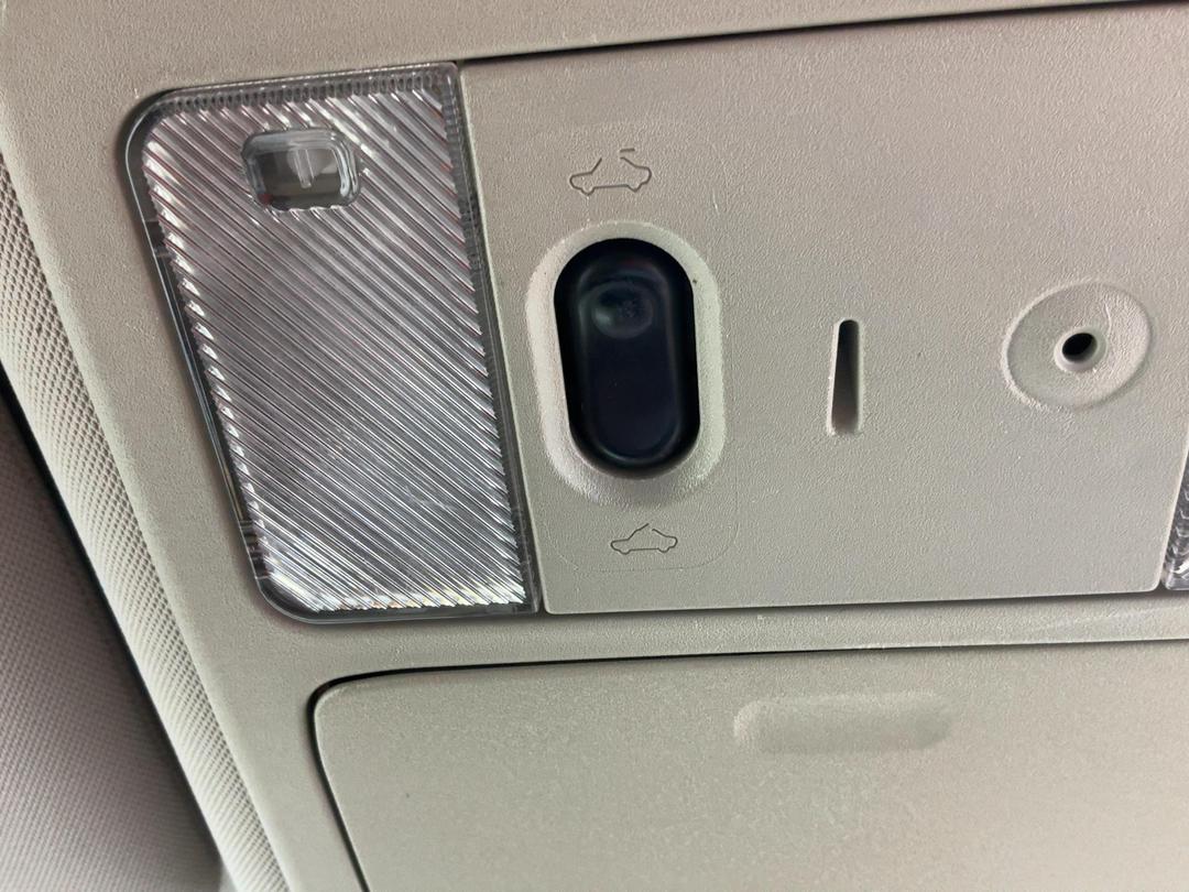 Photo '24' of Nissan Tiida