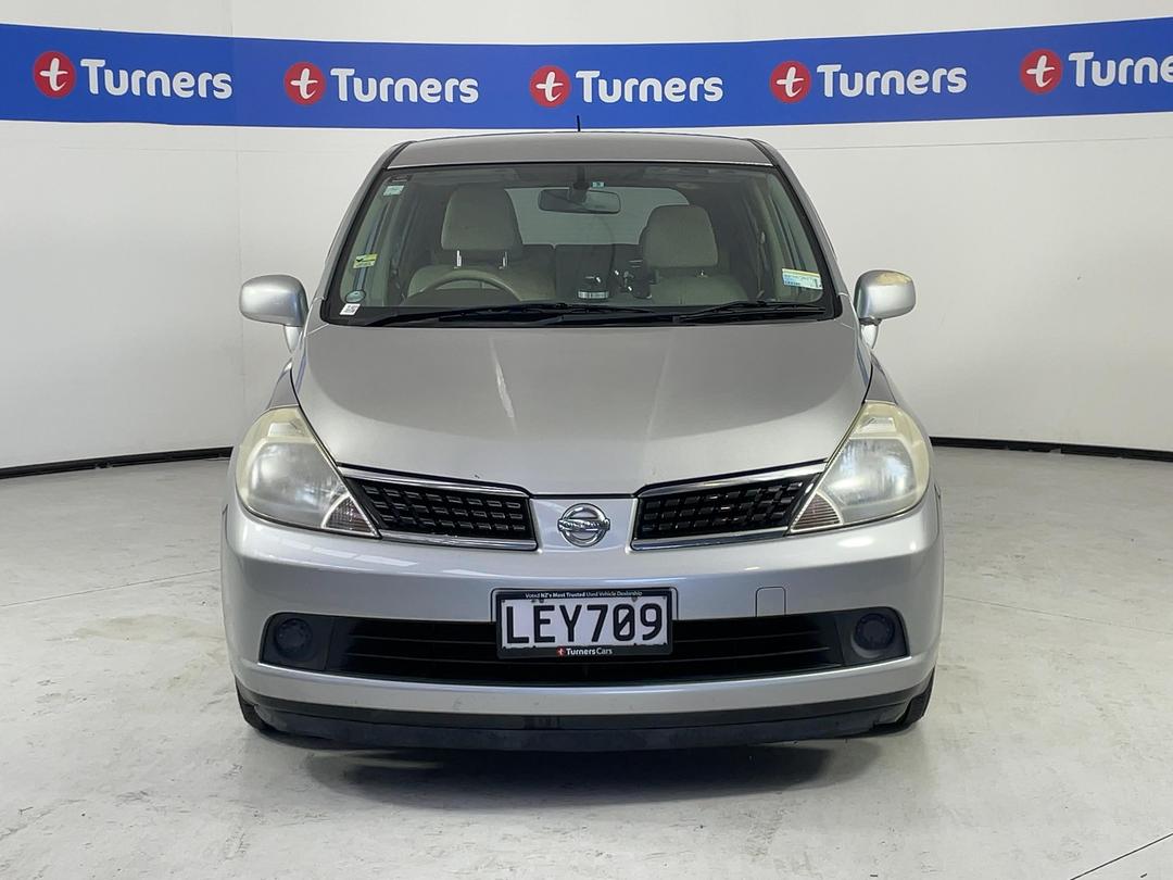 Photo '2' of Nissan Tiida