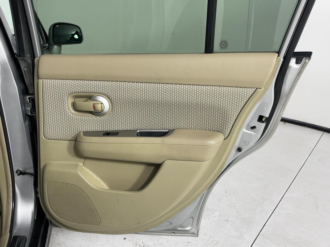 Photo '19' of Nissan Tiida