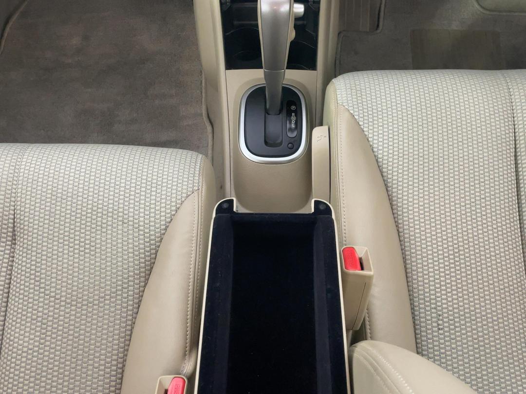 Photo '18' of Nissan Tiida